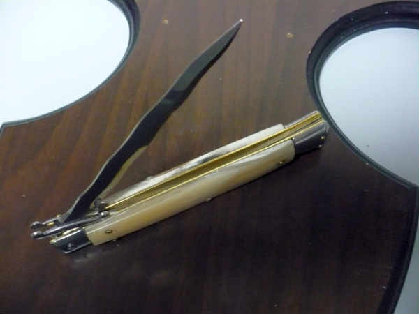 Swinguard Frank Beltrame - edizione limitata - italian stiletto 28 cm - punta di corno di bufalo chiaro - lama kriss FB 550/48- 5