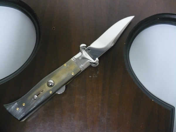 Famiglia Spadon - stiletto  calibro /20 - bufalo brasiliano - taglio classico clip point - 5