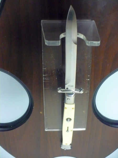 Classic swinguard - italian stiletto, coltello a scatto, 28cm - AKC World , imitazione avorio / imitation ivory, lama baionetta / bayonet blade