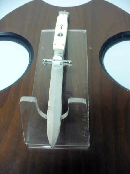 Classic swinguard - italian stiletto, coltello a scatto, 28cm - AKC World , imitazione avorio / imitation ivory, lama baionetta / bayonet blade