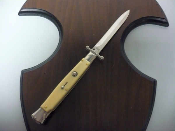 Classic swinguard - italian stiletto, coltello a scatto, 28cm - AKC World , imitazione avorio / imitation ivory, lama baionetta / bayonet blade
