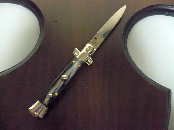 Coltello a scatto, italian stiletto -20 cm imitazione di corno di bufalo - lama classica, pugnale artigianale Maniago Italia - 6