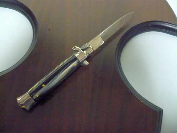 Coltello a scatto, italian stiletto -20 cm imitazione di corno di bufalo - lama classica, pugnale artigianale Maniago Italia - 6