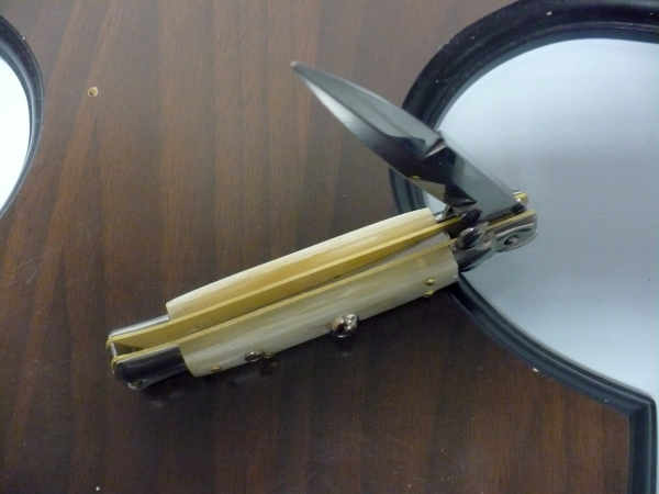 Frank Beltrame ,  italian stiletto, coltello a scatto - 20 cm , madreperla - baionetta  -  modello FB 20/96B