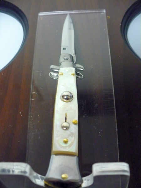 Frank Beltrame ,  italian stiletto, coltello a scatto - 20 cm , madreperla - baionetta  -  modello FB 20/96B