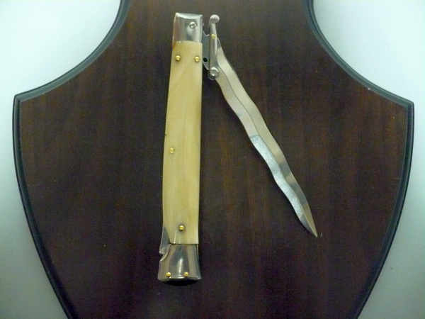Swinguard Frank Beltrame - edizione limitata - italian stiletto 28 cm - punta di corno di bufalo chiaro - lama kriss FB 550/48- 6
