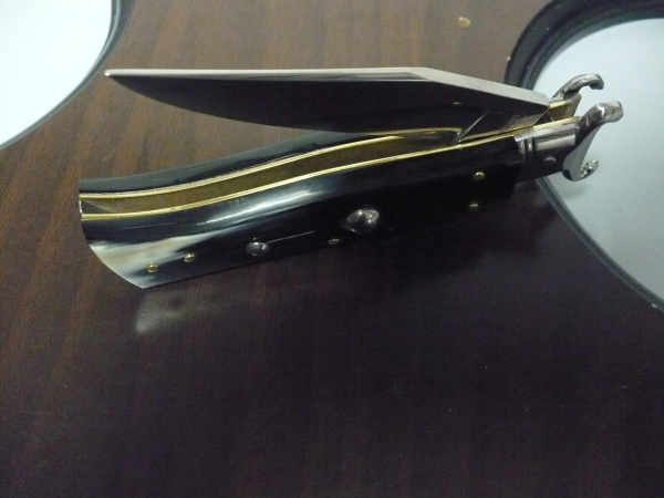 Famiglia Spadon - stiletto  calibro /20 - bufalo brasiliano - taglio classico clip point - 7