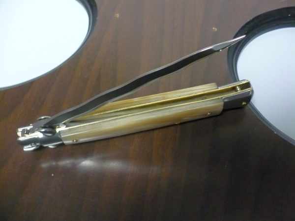 Frank Beltrame - italian stiletto, coltello a scatto, 28 cm -bufalo chiaro, lama kriss  FB 28/48K- 7