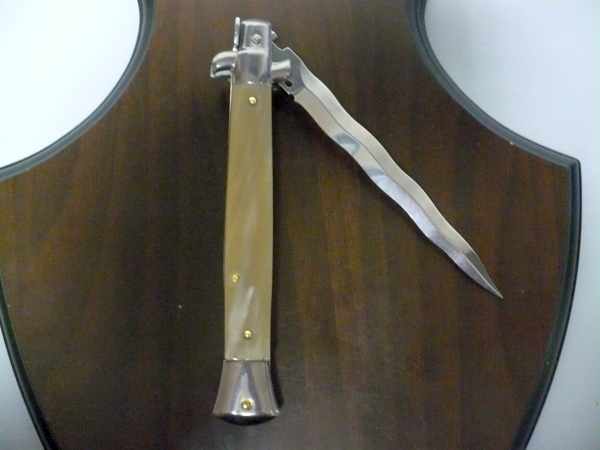 Frank Beltrame - italian stiletto, coltello a scatto, 28 cm -bufalo chiaro, lama kriss  FB 28/48K- 7