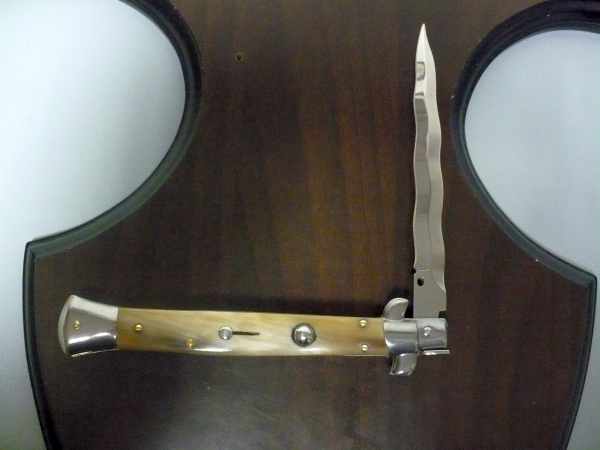 Frank Beltrame - italian stiletto, coltello a scatto, 28 cm -bufalo chiaro, lama kriss  FB 28/48K- 7