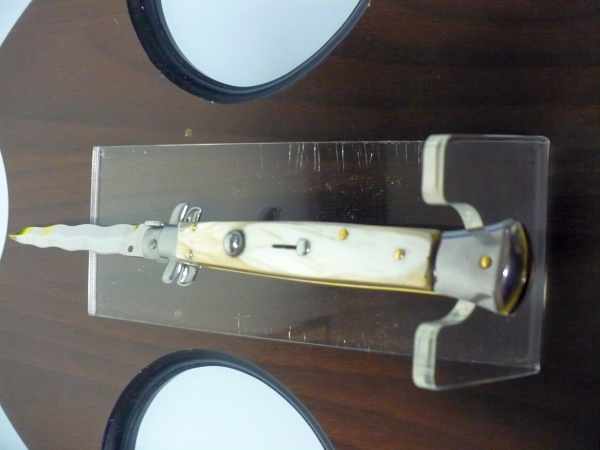 Frank Beltrame - italian stiletto, coltello a scatto, 28 cm -bufalo chiaro, lama kriss  FB 28/48K- 8