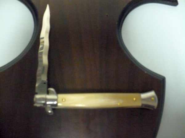 Frank Beltrame - italian stiletto, coltello a scatto, 28 cm -bufalo chiaro, lama kriss  FB 28/48K- 8