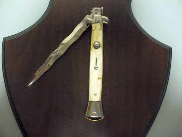 Frank Beltrame - italian stiletto, coltello a scatto, 28 cm -bufalo chiaro, lama kriss  FB 28/48K- 8