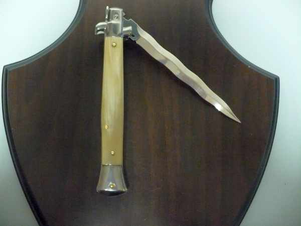 Frank Beltrame - italian stiletto, coltello a scatto, 28 cm -bufalo chiaro, lama kriss  FB 28/48K- 8