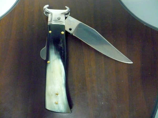 Famiglia Spadon - stiletto  calibro /20 - bufalo brasiliano - taglio classico clip point - 8