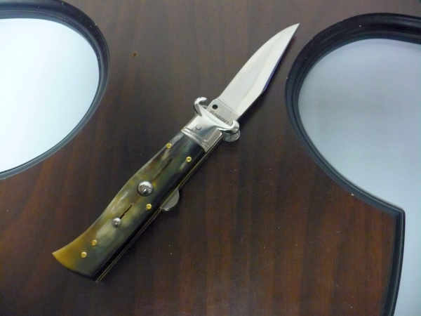 Famiglia Spadon - stiletto  calibro /20 - bufalo brasiliano - taglio classico clip point - 8