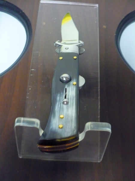 Famiglia Spadon - stiletto  calibro /20 - bufalo brasiliano - taglio classico clip point - 9