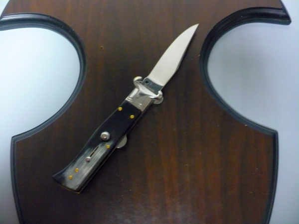 Famiglia Spadon - stiletto  calibro /20 - bufalo brasiliano - taglio classico clip point - 9