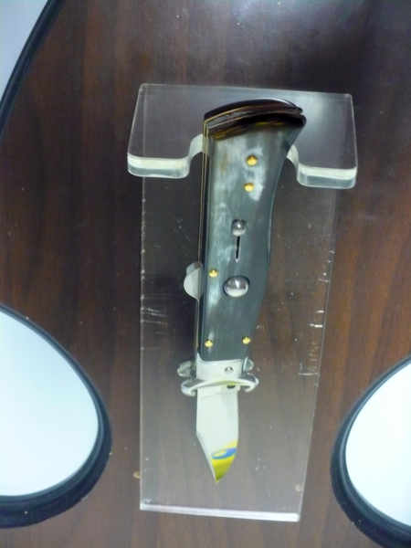 Famiglia Spadon - stiletto  calibro /20 - bufalo brasiliano - taglio classico clip point - 10