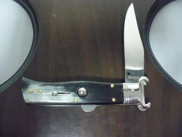 Famiglia Spadon - stiletto  calibro /20 - bufalo brasiliano - taglio classico clip point - 9