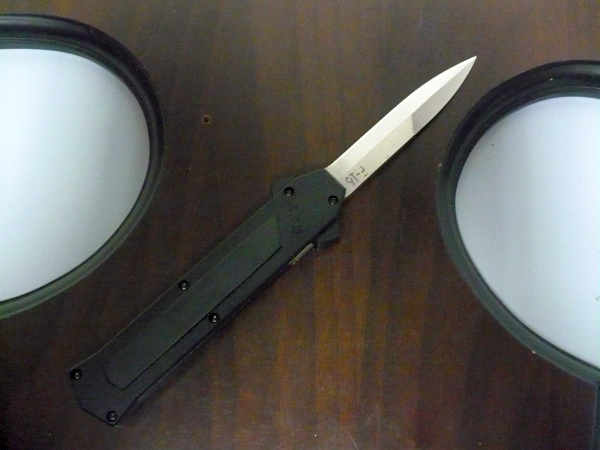 Coltello frontale teflonato nero - F16 OTF - 20,50 cm - lama baionetta - AKC World knife - 5