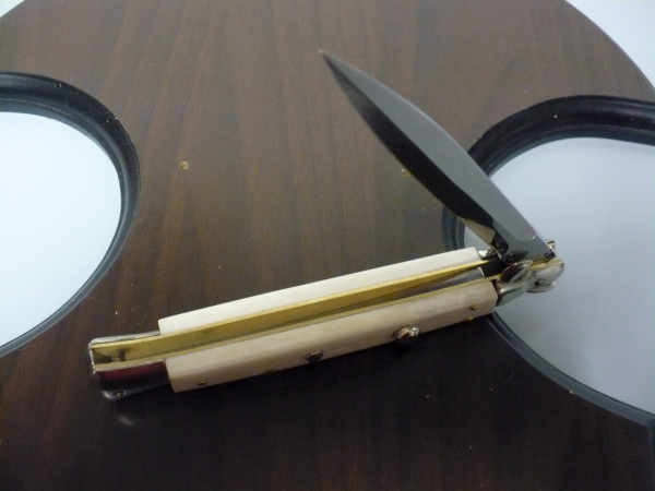 Frank Beltrame , italian stiletto trench - 28 cm , osso di bufalo, lama dagger robusta da 5,5 mm , modello FB 28/97D