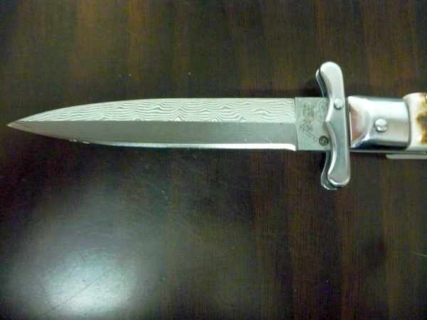 Swinguard Medici- italian stiletto, coltello a scatto, 18,50 cm - AKC World , lama damasco-dagger, corno di cervo / deer horn