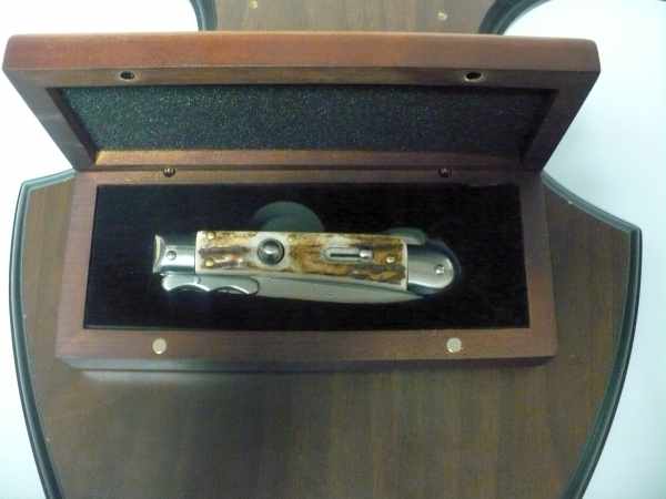 Swinguard Medici- italian stiletto, coltello a scatto, 18,50 cm - AKC World , lama damasco-dagger, corno di cervo / deer horn