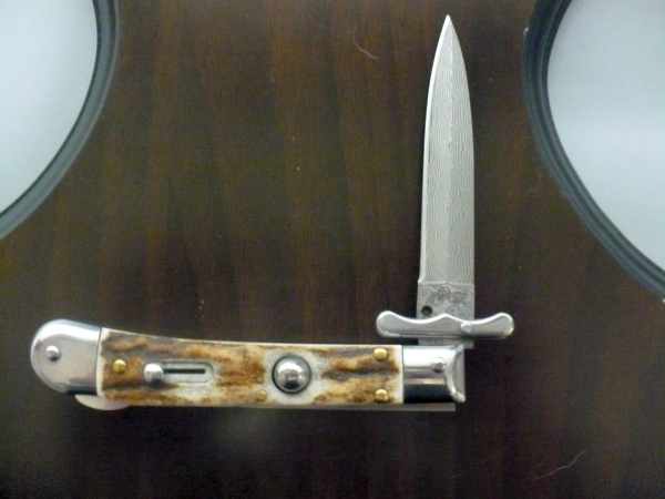 Swinguard Medici- italian stiletto, coltello a scatto, 18,50 cm - AKC World , lama damasco-dagger, corno di cervo / deer horn