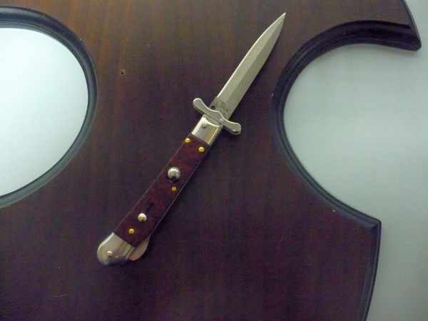 Swinguard Medici- italian stiletto, coltello a scatto, 18,50 cm- AKC World ,lama dagger damasco, legno di serpente / snake wood