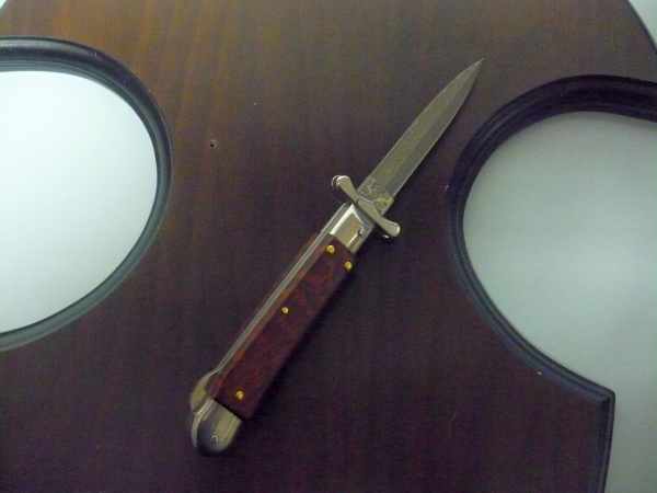 Swinguard Medici- italian stiletto, coltello a scatto, 18,50 cm- AKC World ,lama dagger damasco, legno di serpente / snake wood