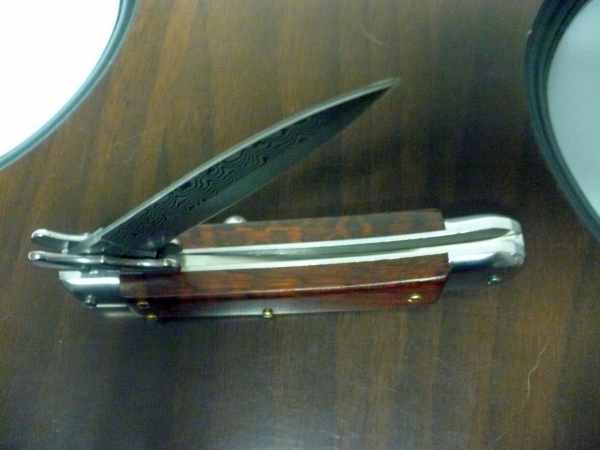 Swinguard Medici- italian stiletto, coltello a scatto, 18,50 cm- AKC World ,lama dagger damasco, legno di serpente / snake wood