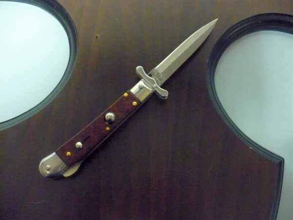 Swinguard Medici- italian stiletto, coltello a scatto, 18,50 cm- AKC World ,lama dagger damasco, legno di serpente / snake wood