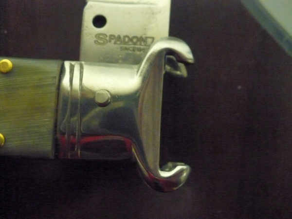 Famiglia Spadon - stiletto  calibro /20 - bufalo brasiliano - taglio classico clip point - 12
