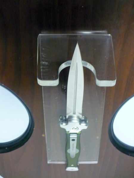AGA Campolin Zero + Green - Satin Dagger , coltello a scatto, italian stiletto con leverlock 22cm