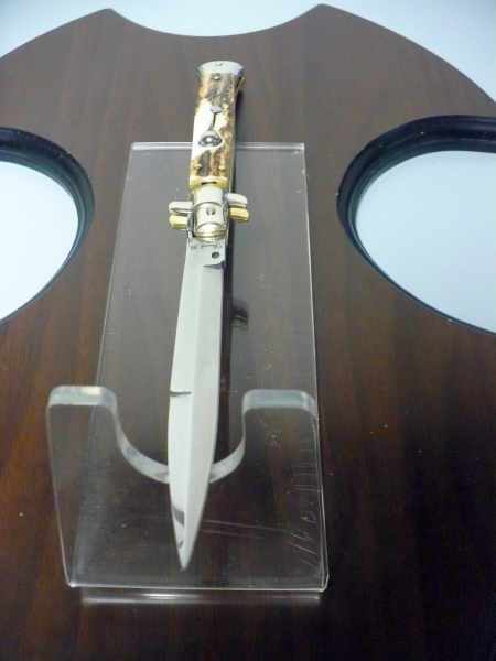 Picklock - Frank Beltrame Italian stiletto with a long silver blade, mottled deer-horn handle and brass details