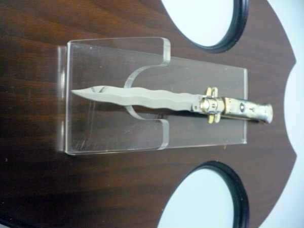Italian stiletto knife, Picklock - Frank Beltrame, with a wavy silver kriss blade, pale buffalo horn handle and brass fittings